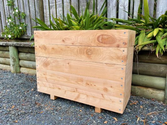 MACROCARPA PATIO PLANTER BOX: 375x750x1.0M