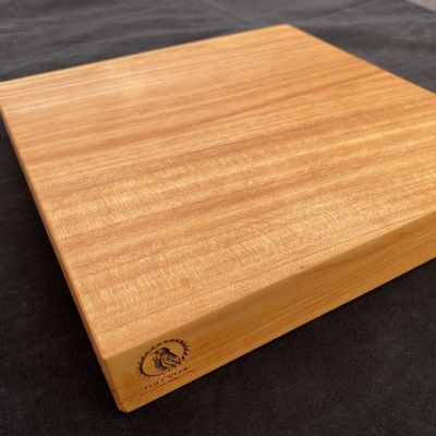 MACROCARPA CHOPPING BOARD: Small clear