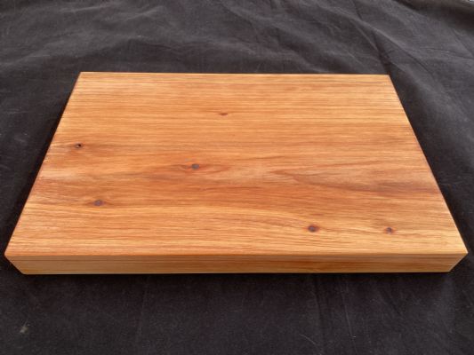 MACROCARPA BREAD BOARD: Large rustic