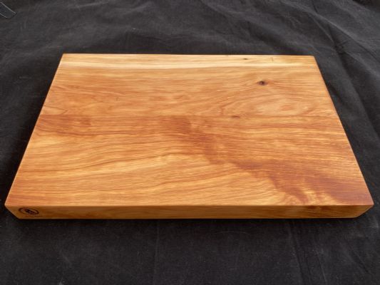 MACROCARPA BREAD BOARD: Large rustic