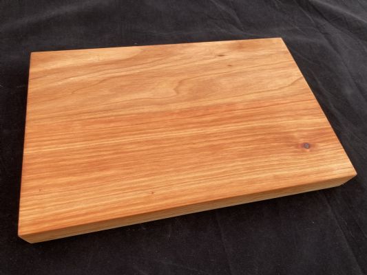 MACROCARPA BREAD BOARD: Large rustic