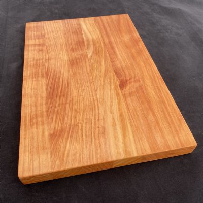 MACROCARPA BREAD BOARD: Large clear