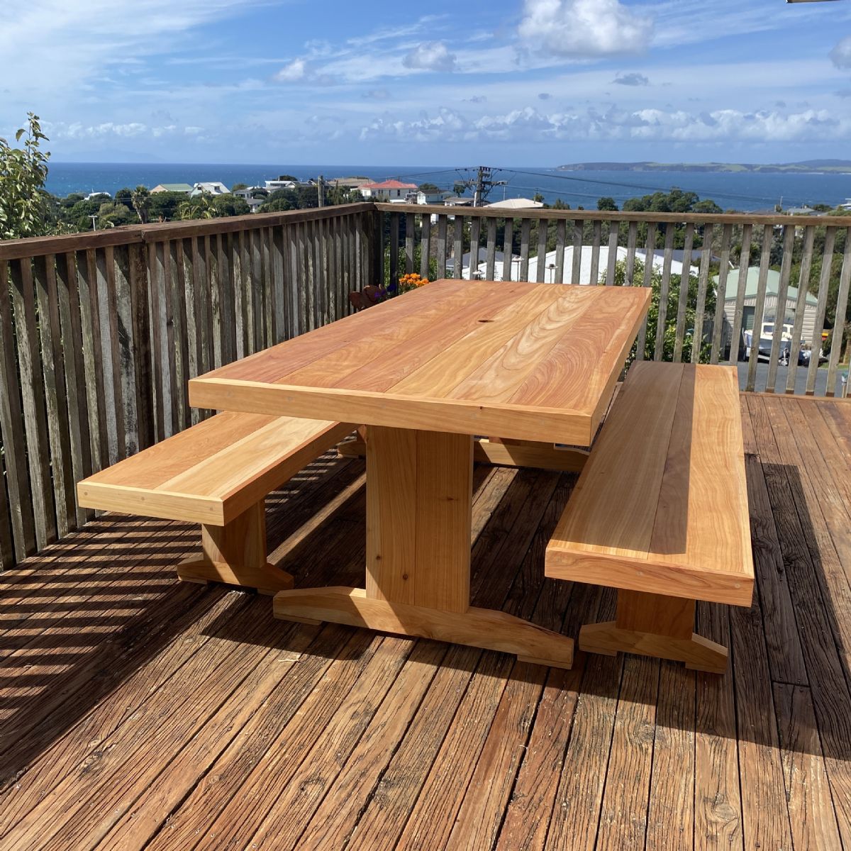 MACROCARPA OUTDOOR TABLE / BENCH SEATS: 2.0 Solid Leg