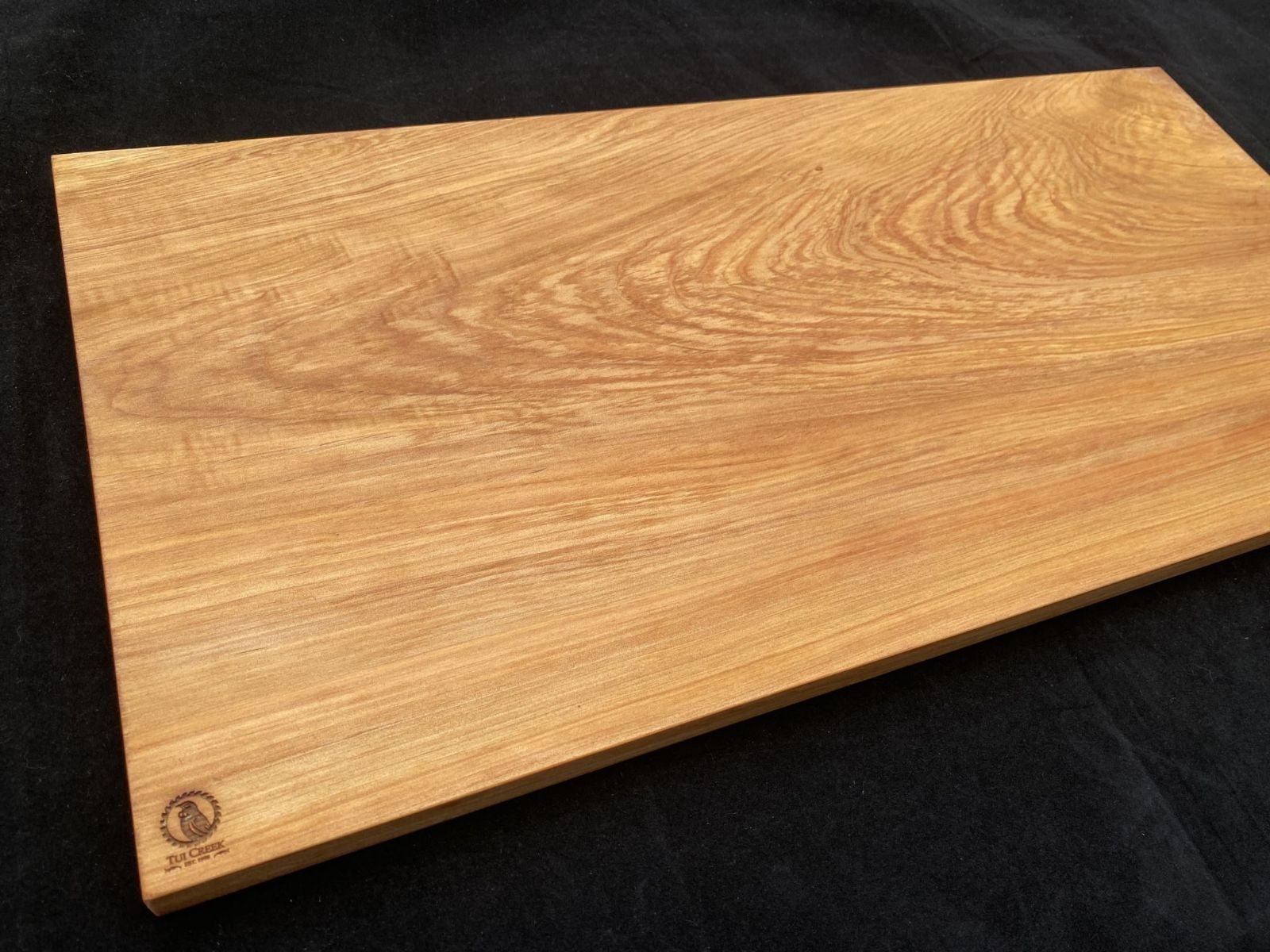 MACROCARPA KITCHEN CHOPPING BOARD: Wide Clear + Board Conditioner