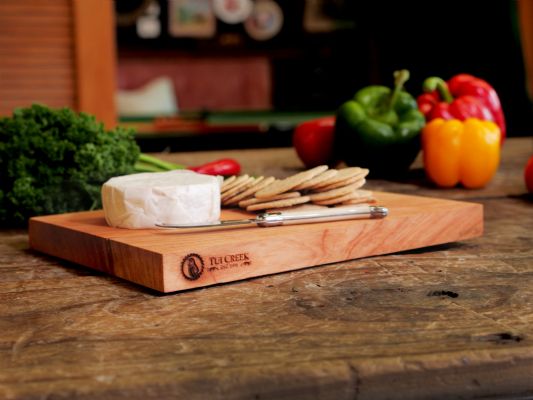 MACROCARPA KITCHEN CHOPPING BOARD: Small Clear + Board Conditioner