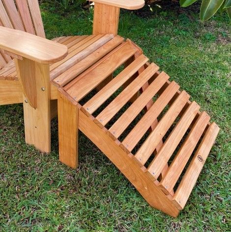 MACROCARPA CAPE COD FOOTSTOOL: Fan tail